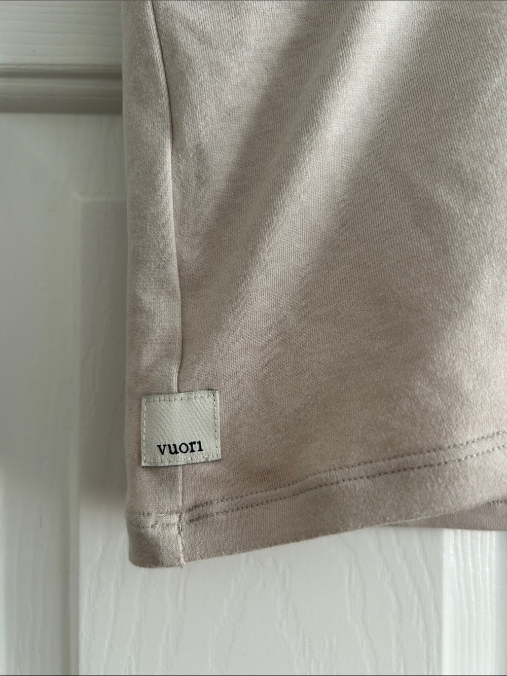 Vuori Halo Performance Crop 2.0 - Light Taupe - Picture 3 of 3